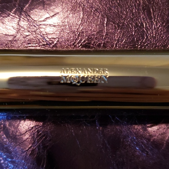 Rare Alexander McQueen Purple leather clutch - Picture 2 of 8